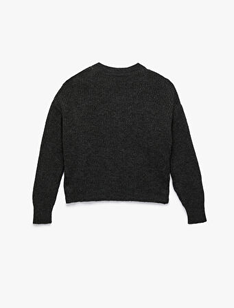 Uzun Kollu V Yaka Örgü Kazak