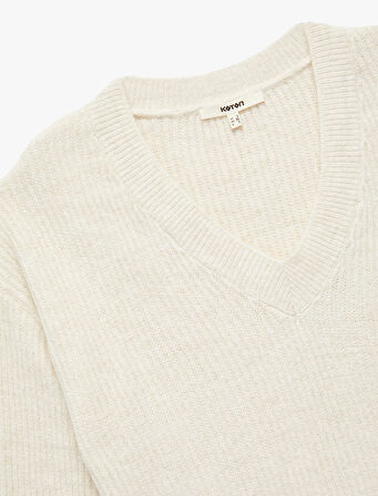 Uzun Kollu V Yaka Örgü Kazak