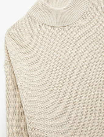 Uzun Kollu Dik Yaka Oversize Örgü Kazak