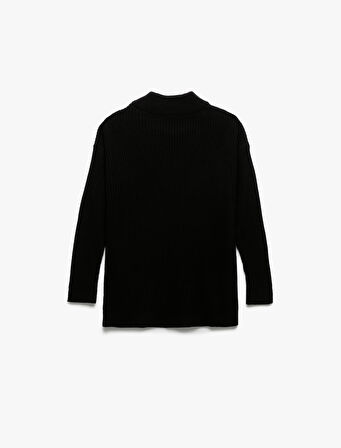 Uzun Kollu Dik Yaka Oversize Örgü Kazak
