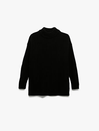 Uzun Kollu Dik Yaka Oversize Örgü Kazak