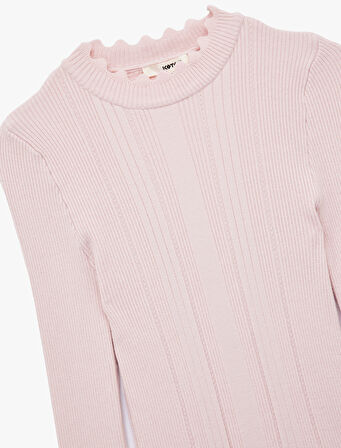 Uzun Kollu Dik Yaka Triko Kazak