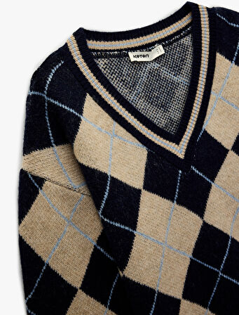 Uzun Kollu V Yaka Baklava Desenli Triko Kazak