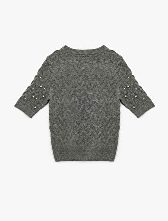 İnci İşleme Detaylı Kısa Kollu Bisiklet Yaka Saç Örgü Kazak