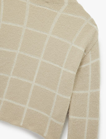 Uzun Kollu Dik Yaka Kareli Triko Peluş Kazak