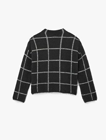 Uzun Kollu Dik Yaka Kareli Triko Peluş Kazak