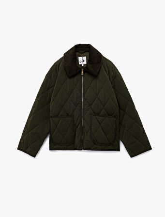 Uzun Kollu Fermuarlı Cep Detaylı Klasik Yaka Kapitone Ceket