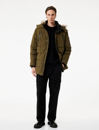 Uzun Kollu Fermuarlı Cep Detaylı Slim Fit Suni Kürk Kapüşonlu Parka