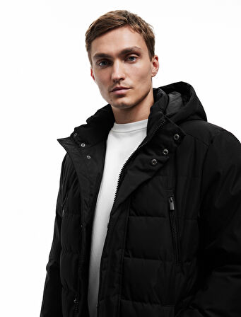 Çıtçıt Düğme Detaylı Fermuarlı Cepli Çıkarılabilir Kapşonlu Parka