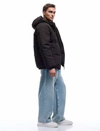 Uzun Kollu Cep Detaylı Fermuarlı Kapşonlu Şişme Mont