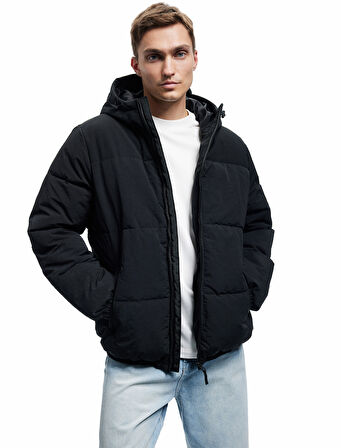 Uzun Kollu Cep Detaylı Fermuarlı Kapşonlu Şişme Mont