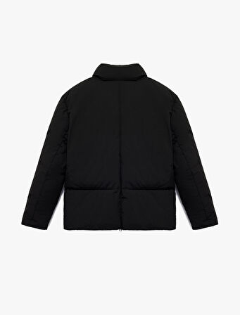 Uzun Kollu Kapaklı Cep Detaylı Fermuarlı Slim Fit Dik Yaka Kışlık Şişme Mont