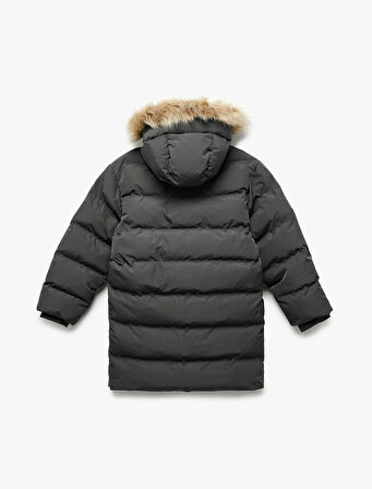 Peluş Detaylı Uzun Kollu Fermuarlı Cepli Uzun Kapşonlu Şişme Mont