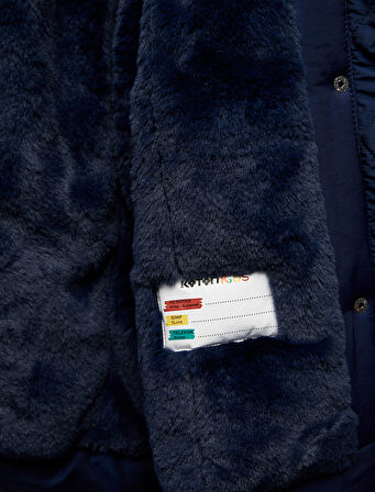 Peluş Detaylı Uzun Kollu Cepli Kapşonlu Mont