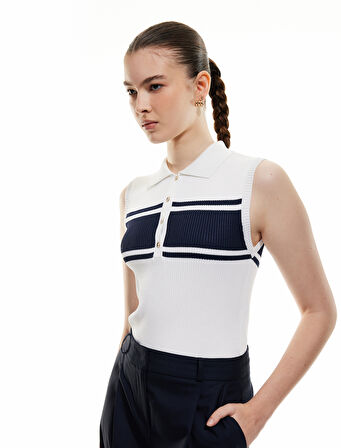 Renk Bloklu Düğme Detaylı Kolsuz Polo Yaka Triko Üst