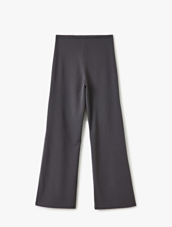 Beli Bağcıklı Rahat Kesim Düz Paça Pantolon