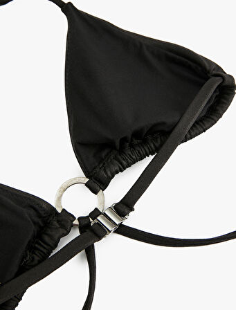 Toka Detaylı Bağlamalı Üçgen Bikini Üstü