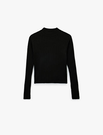 Uzun Kollu Dik Yaka Triko Kazak