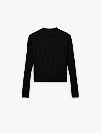 Uzun Kollu Dik Yaka Triko Kazak