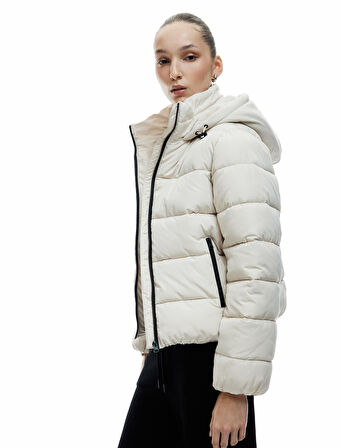 Kapüşonlu Uzun Kollu İçi Suni Kürklü Fermuarlı Cepli Şişme Mont