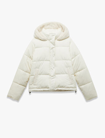 Kapüşonlu Fermuarlı İçi Peluş Çıtçıt Düğmeli Cepli Şişme Mont