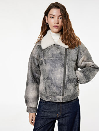 Cepli Fermuarlı Eskitilmiş Süet Görünümlü İçi Suni Kürklü Crop Biker Mont