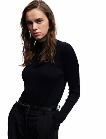 Hafif Dik Yaka Yarım Düğme Detaylı Uzun Kollu Triko Basic Kazak