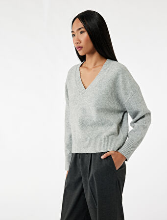 Uzun Kollu V Yaka Triko Kazak