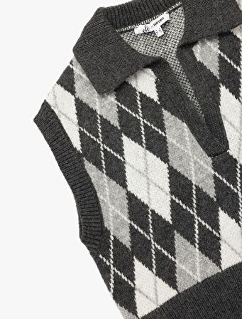 Kolsuz Baklava Desenli Jakarlı Polo Yaka Triko Süveter