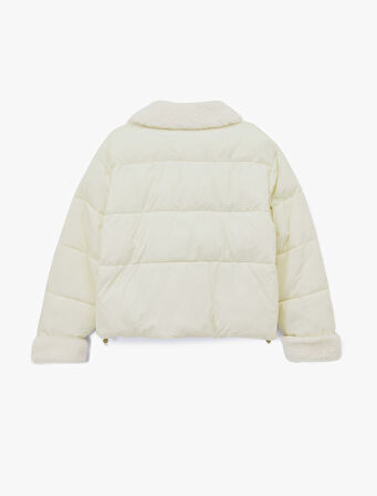 Uzun Kollu Suni Kürk Yaka Fermuarlı Cepli Kapitone Ceket