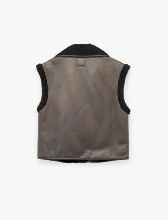 Dik Yaka Kolsuz Peluş Detaylı Yelek