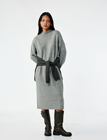 Dik Yaka Uzun Kollu Triko Midi Elbise