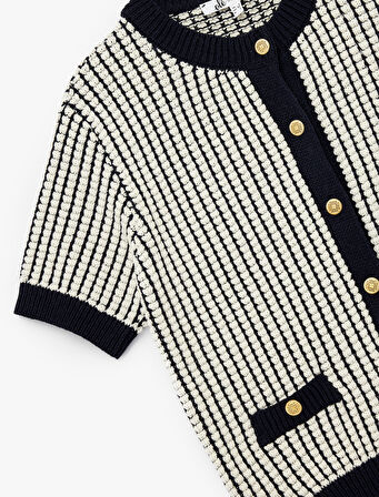 Düğmeli Cep Detaylı Bisiklet Yaka Kısa Kollu Triko Hırka