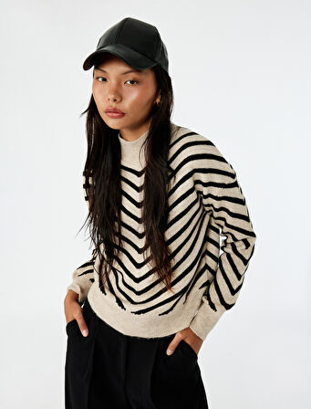 Dik Yaka Uzun Kollu Triko Kazak