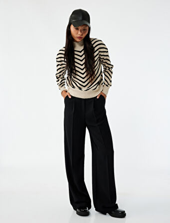 Dik Yaka Uzun Kollu Triko Kazak