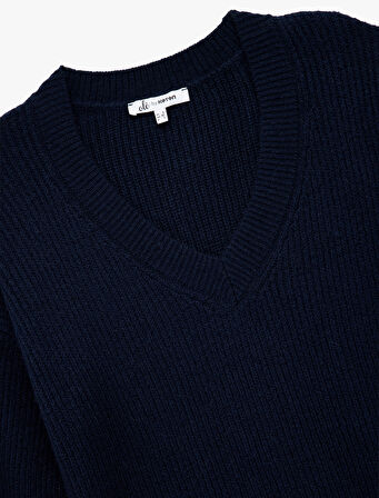 Uzun Kollu V Yaka Triko Kazak