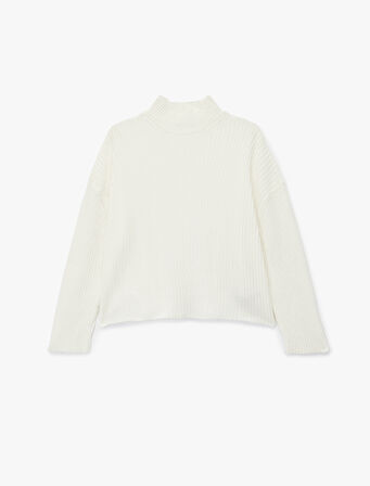 Dik Yaka Uzun Kollu Rahat Kalıp Triko Kazak