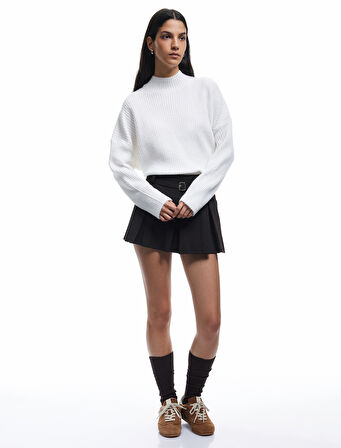 Rahat Kalıp Dik Yaka Dokulu Triko Kazak