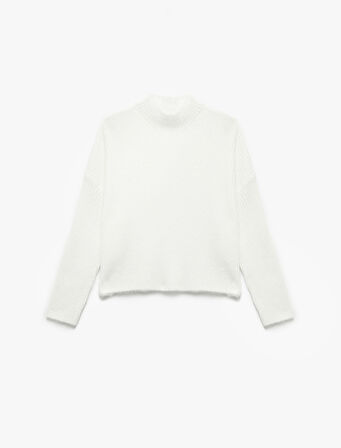 Rahat Kalıp Dik Yaka Dokulu Triko Kazak