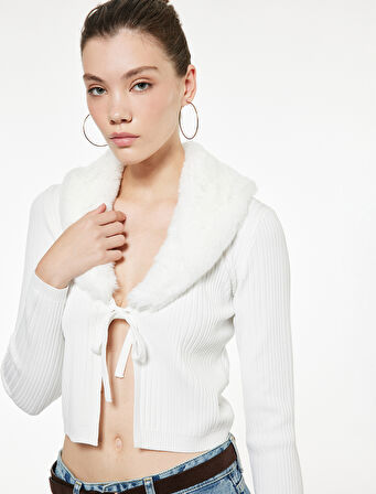 Suni Kürklü Yaka Fiyonklu Bağlama Detaylı Slim Fit Crop Triko Hırka
