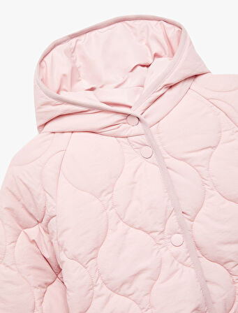 Uzun Kollu Düğmeli Kapşonlu Kapitone Mont