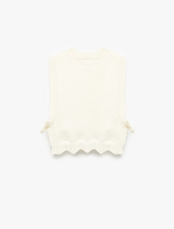 Çiçek Detaylı Kolsuz Bisiklet Yaka Crop Triko Süveter