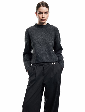 Yumuşak Dokulu Uzun Kollu Dik Yaka Basic Triko Kazak