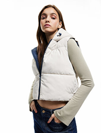 Kapüşonlu Fermuarlı Kolsuz Çift Taraflı Kapitone Şişme Yelek