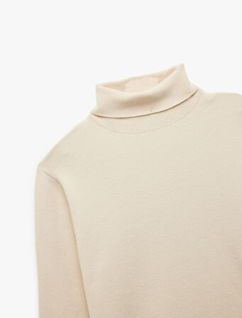 Uzun Kollu Basic Boğazlı Triko Kazak