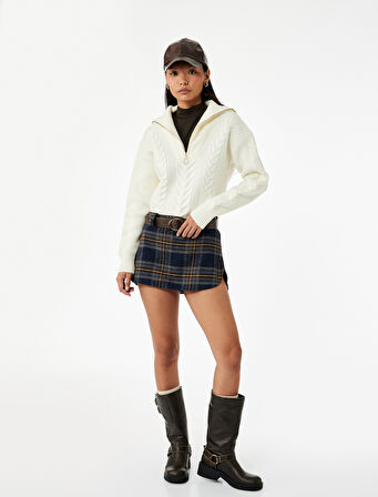 Saç Örgü Dokulu Yarım Fermuarlı Yaka Uzun Kollu Triko Kazak