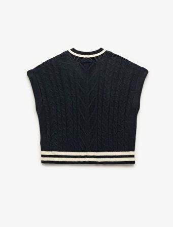 V Yaka Örgü Detaylı Triko Süveter