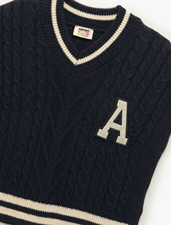 V Yaka Örgü Detaylı Triko Süveter