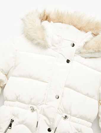 Uzun Kollu Peluş Detaylı Kapşonlu Fermuarlı Şişme Mont