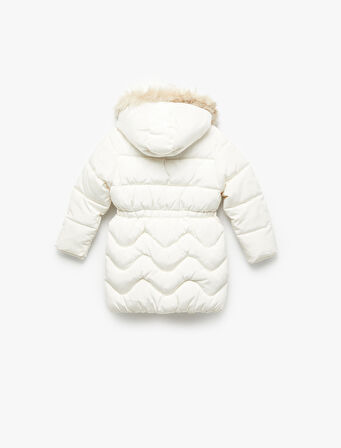 Uzun Kollu Peluş Detaylı Kapşonlu Fermuarlı Şişme Mont